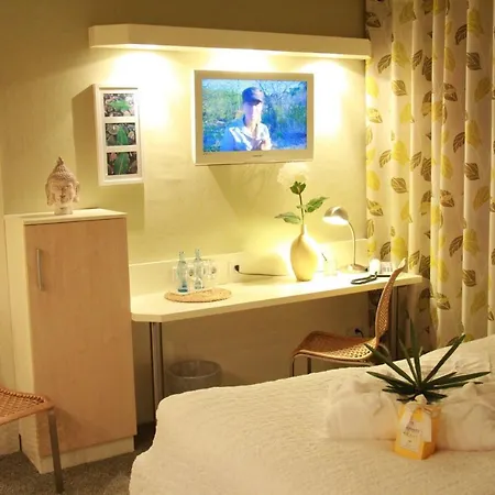 Roehrsdorfer Hof 3*