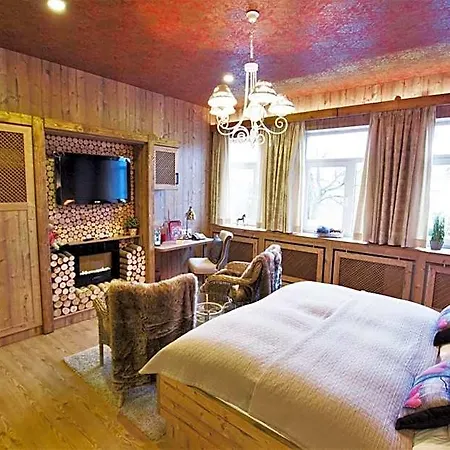 فندق Roehrsdorfer Hof 3*