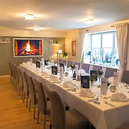 فندق Roehrsdorfer Hof 3*